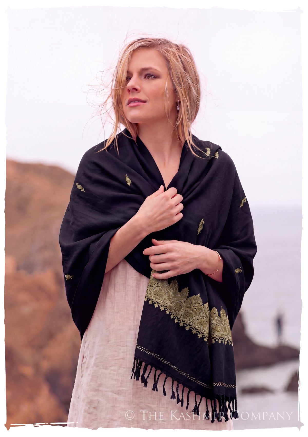 Carolina Frontières Paisley Gift Shawl — lifestyle