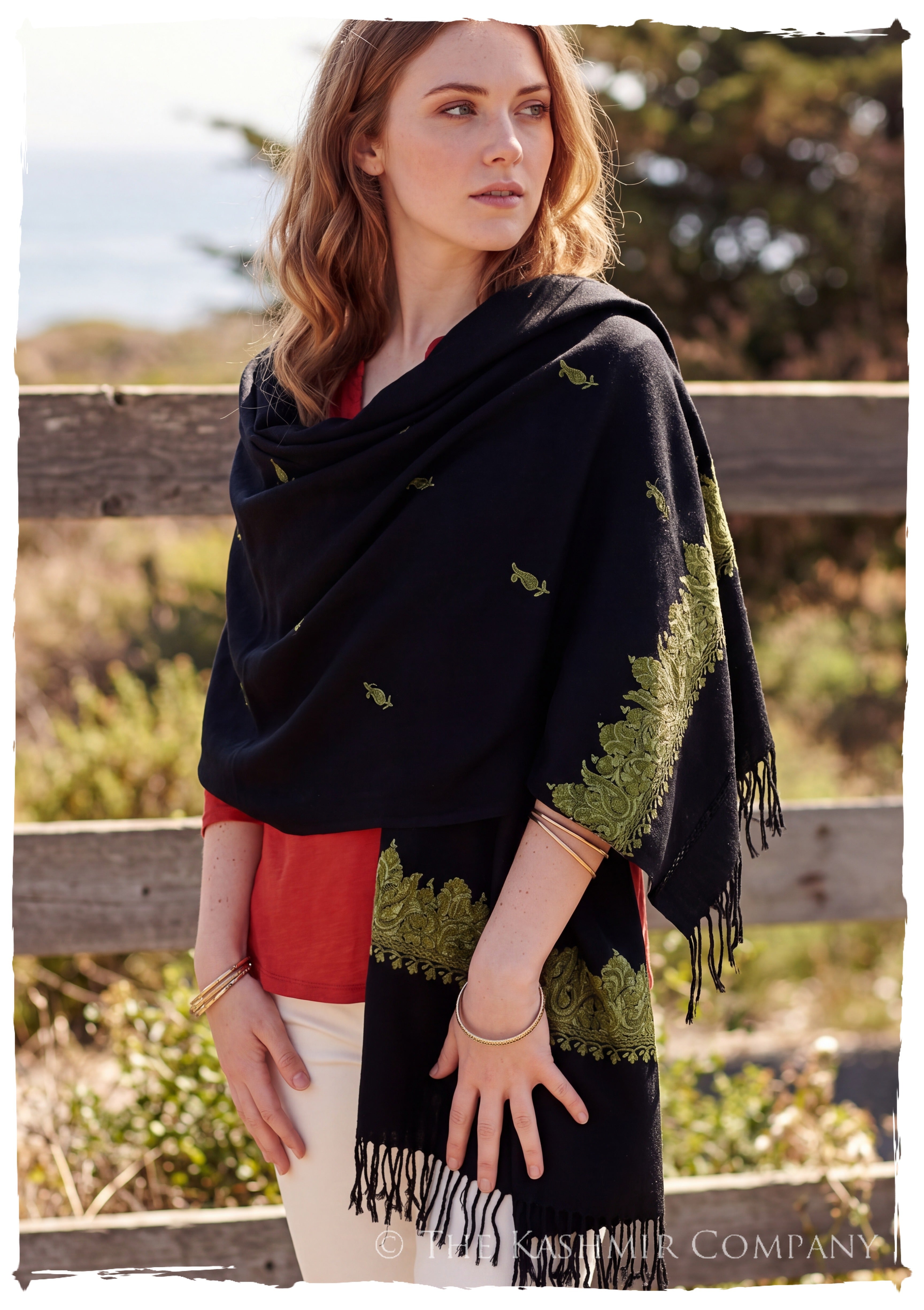Concepción Frontières Paisley Gift Shawl — lifestyle