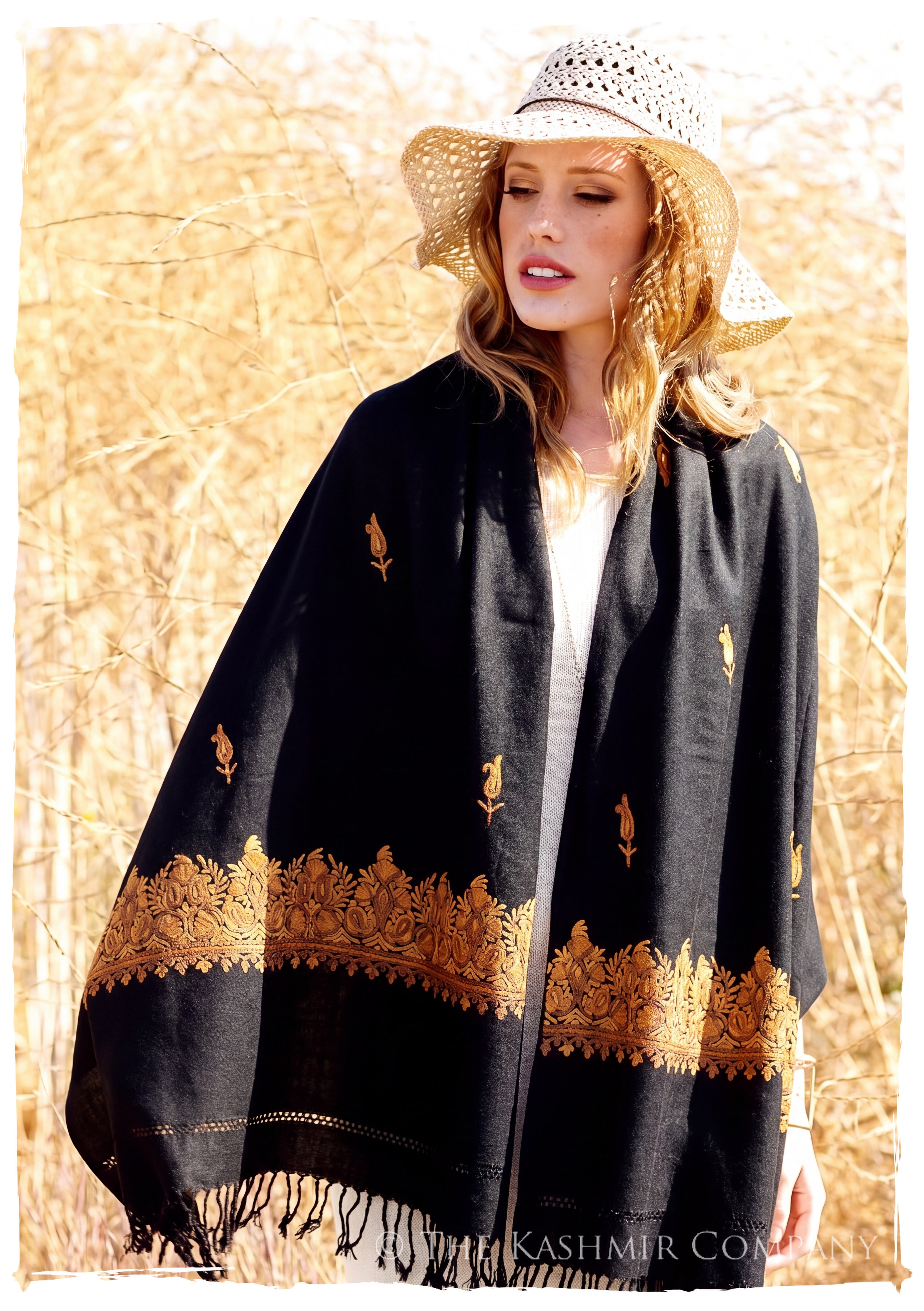 Eliana Frontières Paisley Gift Shawl — lifestyle