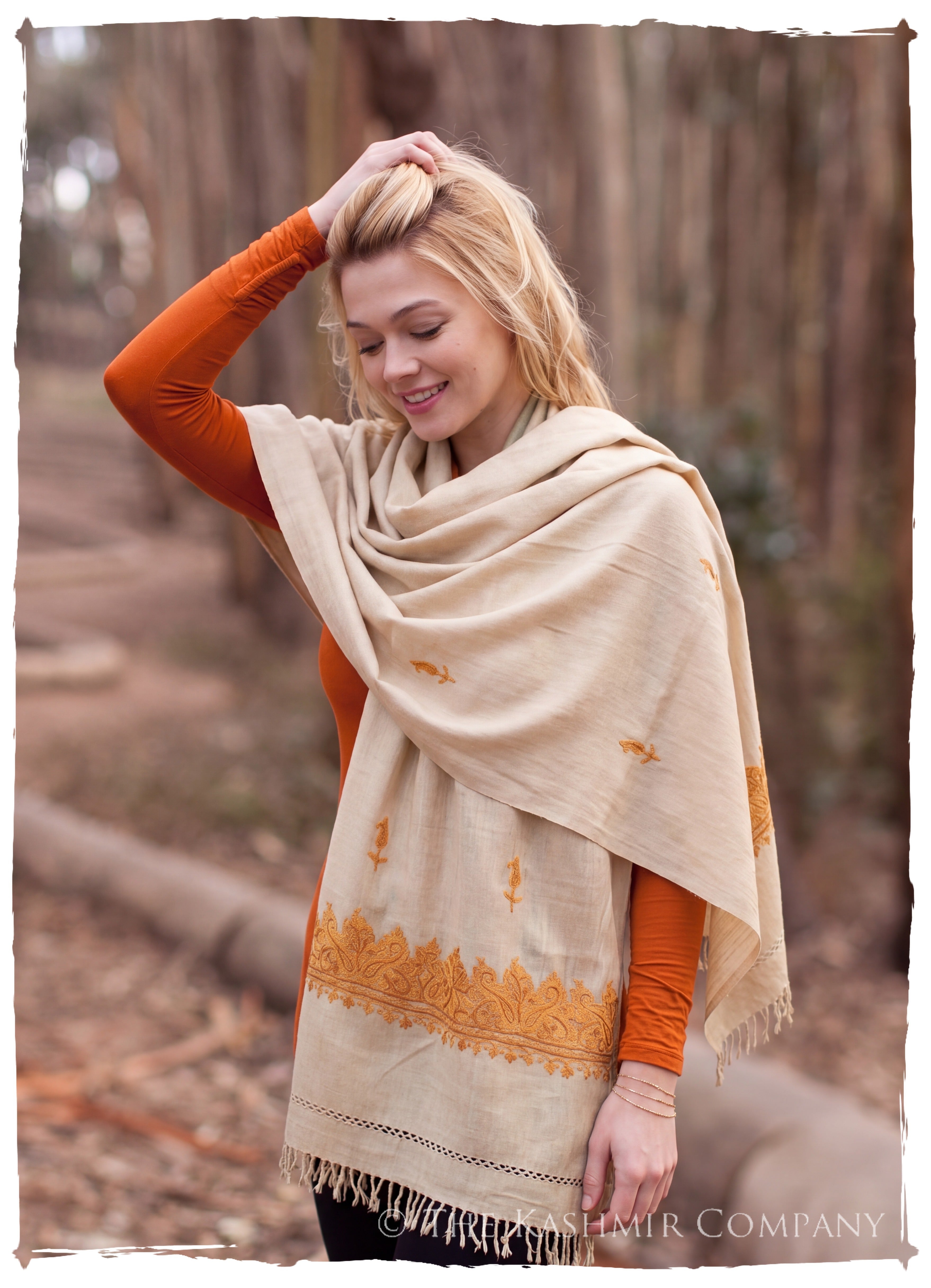 Agathè Frontières Paisley Gift Shawl — lifestyle