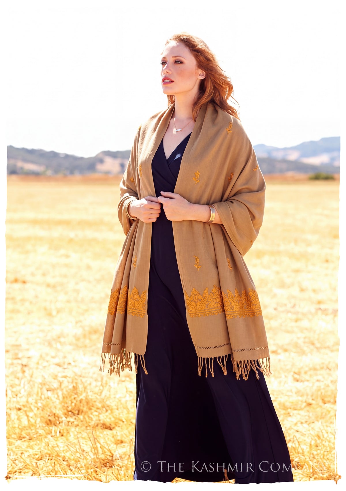 Alphosinè Frontières Paisley Gift Shawl — lifestyle