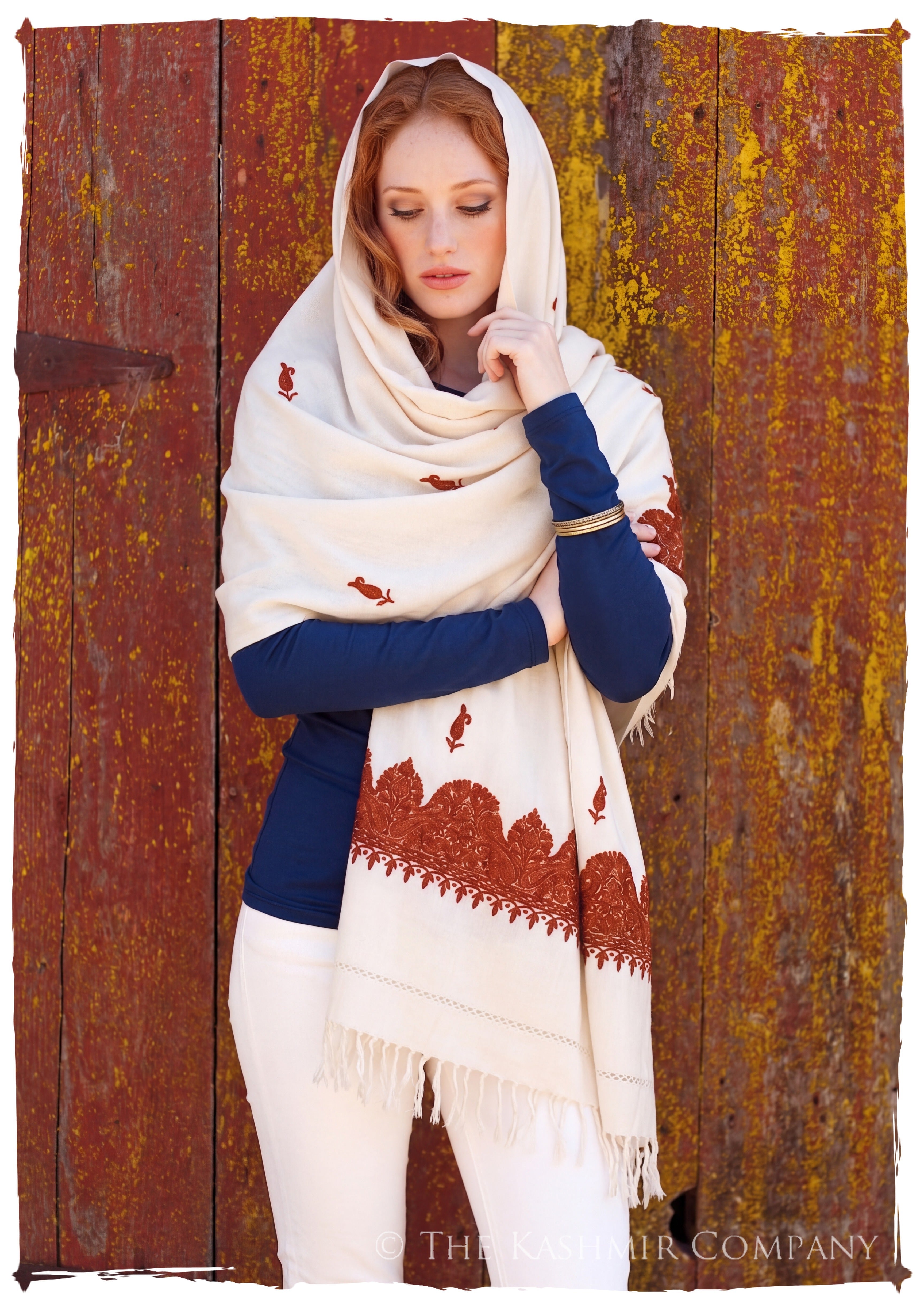 Delphiné Frontières Paisley Gift Shawl — lifestyle