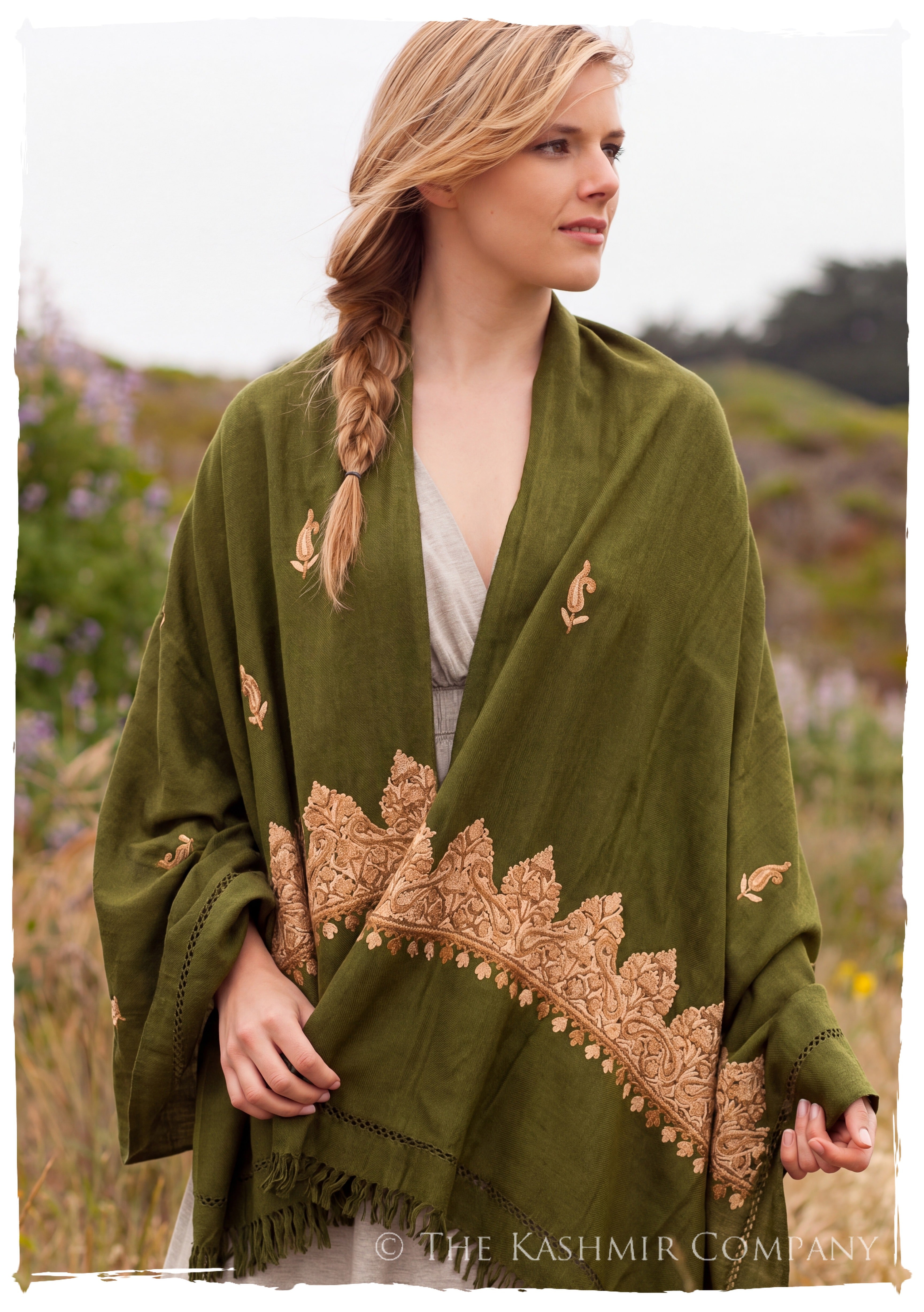 Vilma Frontières Paisley Gift Shawl — lifestyle