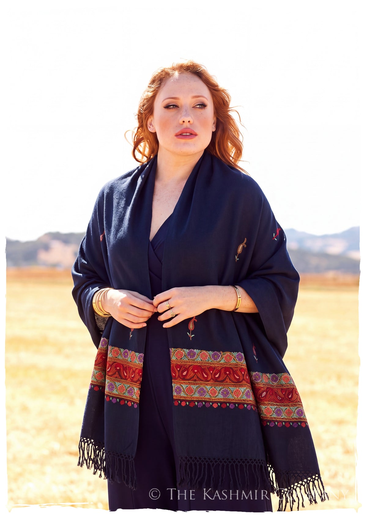 Jewel Trésor Trois Frontières Bleu Gift Shawl — lifestyle