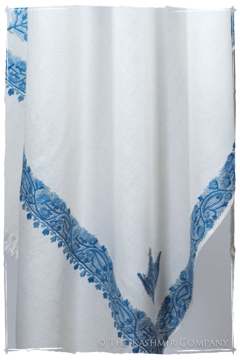 Nuances de bleu de l'ivoire Frontière Mascarade Shawl