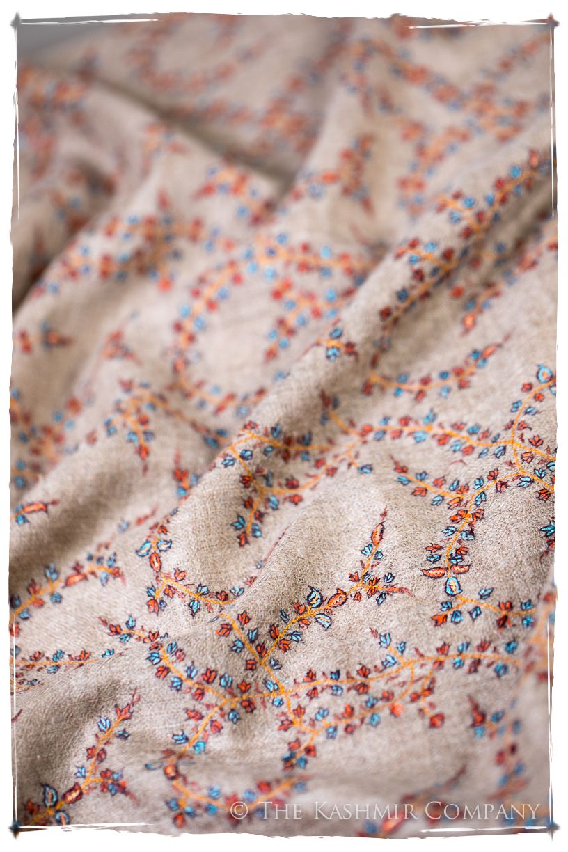 Iris Bleu de Cléopâtre Jardin L'amour Soft Cashmere Scarf/Shawl