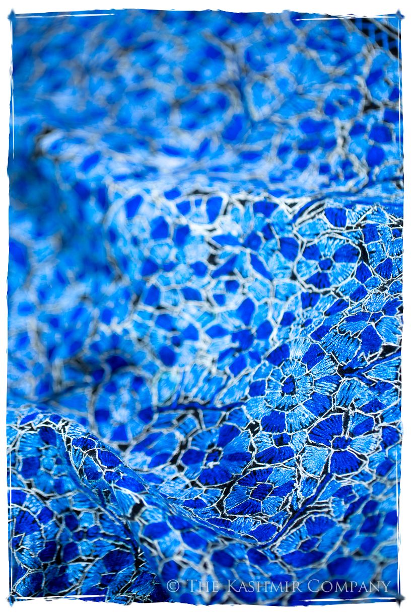 Oyonnax Papier Mâché Fleurs La Rive Gauche Shawl