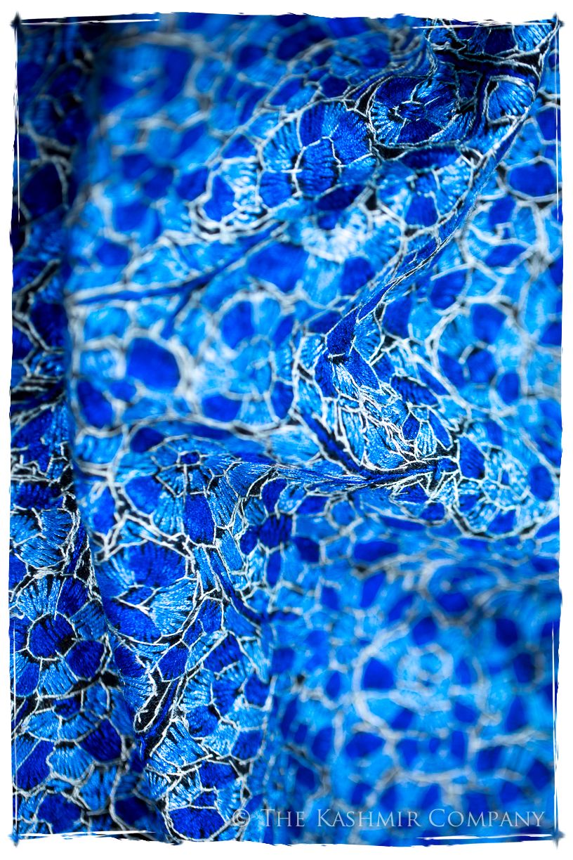 Oyonnax Papier Mâché Fleurs La Rive Gauche Shawl