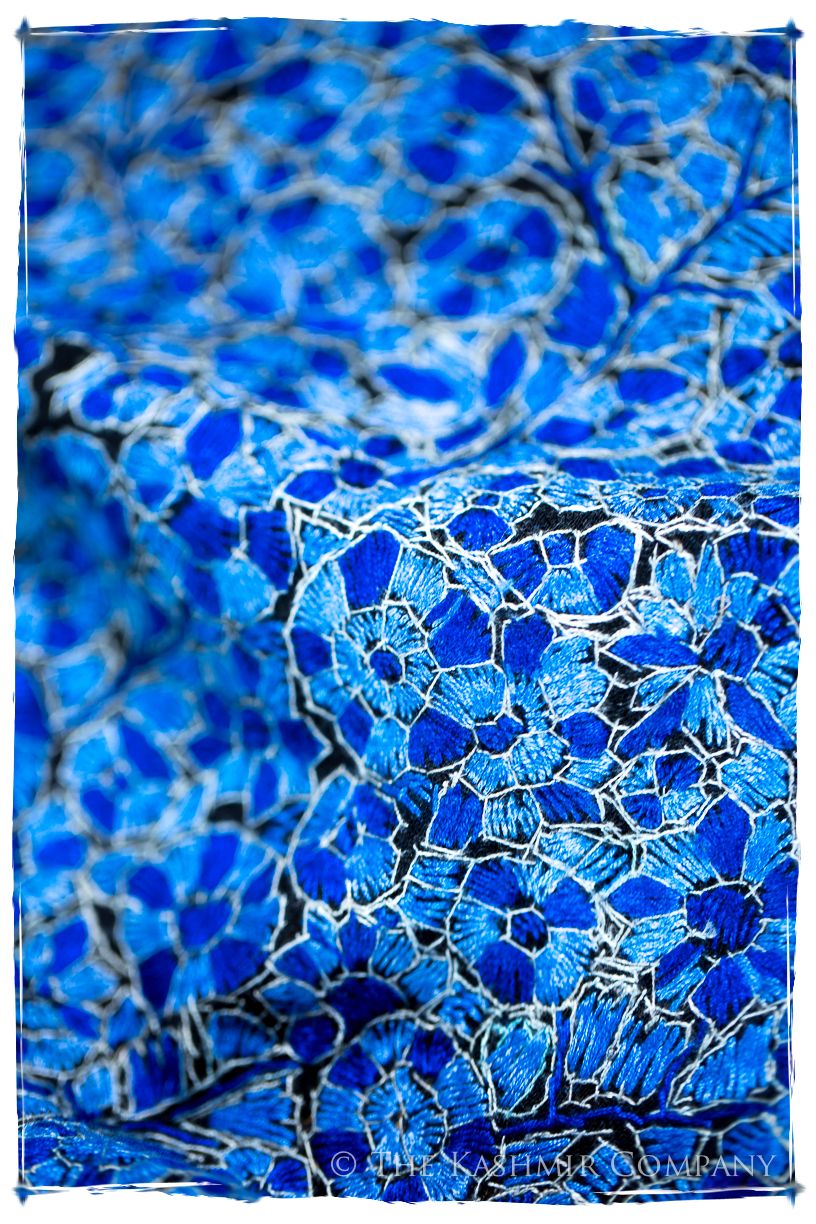 Oyonnax Papier Mâché Fleurs La Rive Gauche Shawl