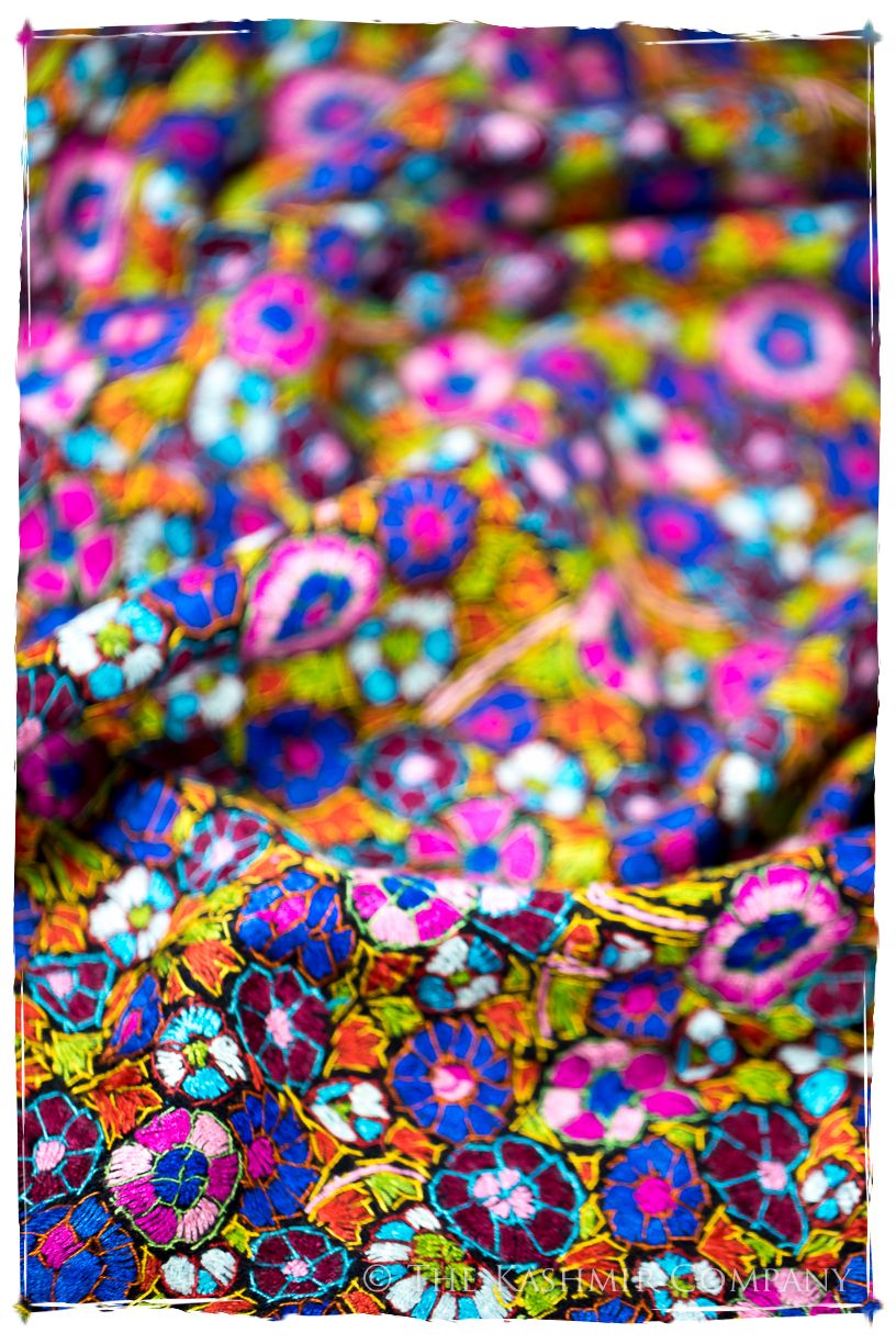 Fresnes Papier Mâché Fleurs La Rive Gauche Shawl
