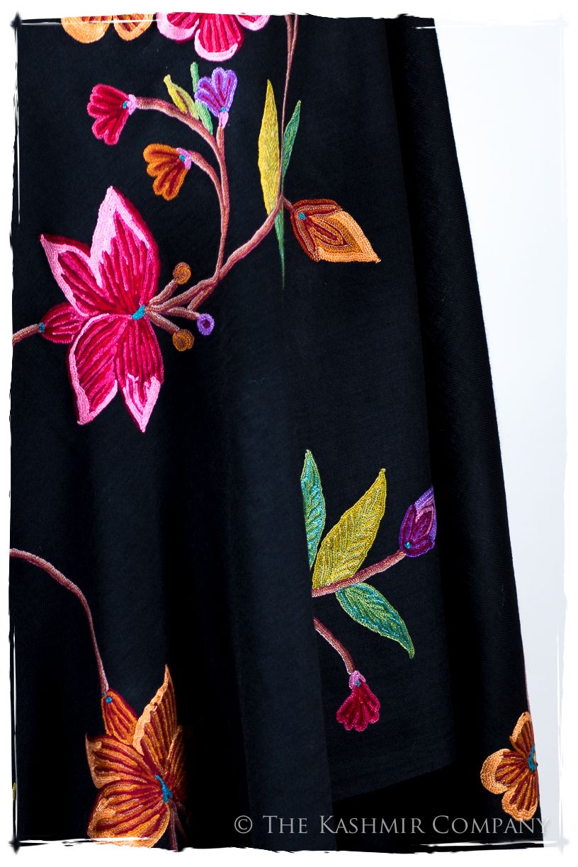 Bijou Flèur Je Ne Sais Quoi Shawl