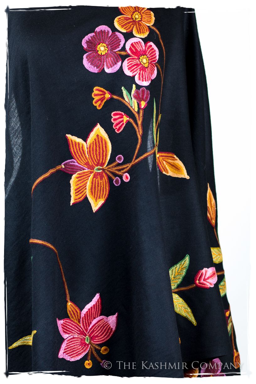 Charlinè Flèur Je Ne Sais Quoi Shawl