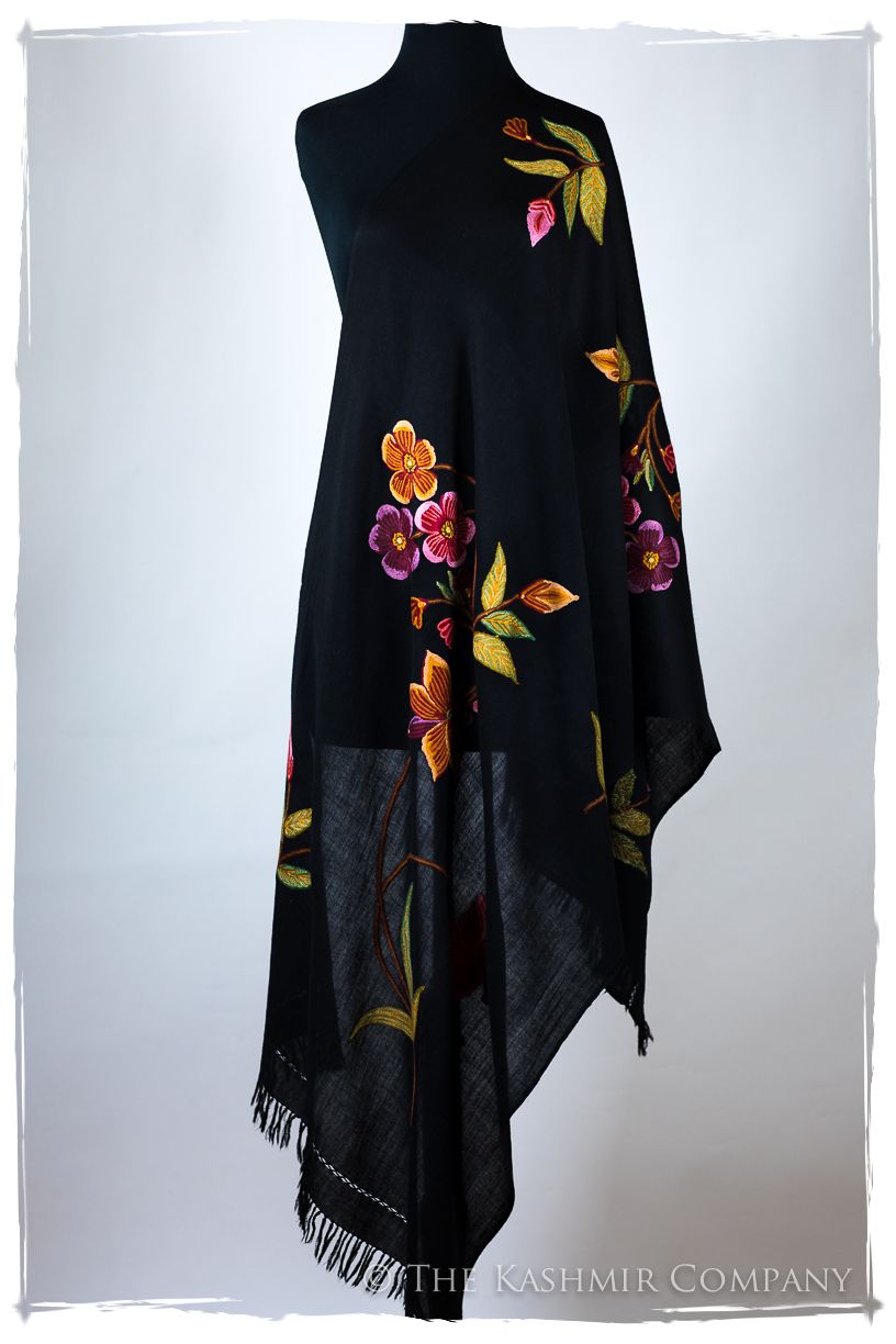 Charlinè Flèur Je Ne Sais Quoi Shawl