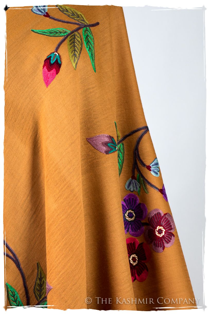 Karinè Flèur Je Ne Sais Quoi Shawl
