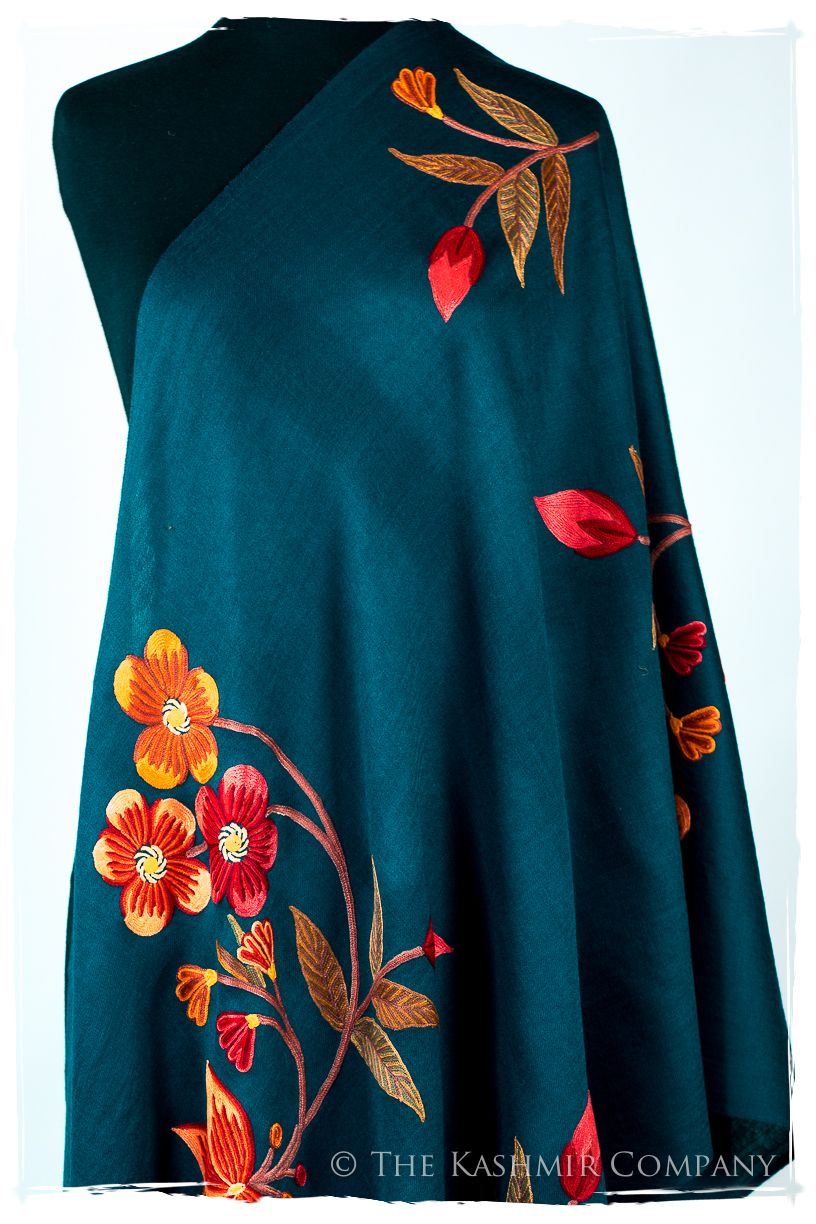 Luciennè Je Ne Sais Quoi Shawl