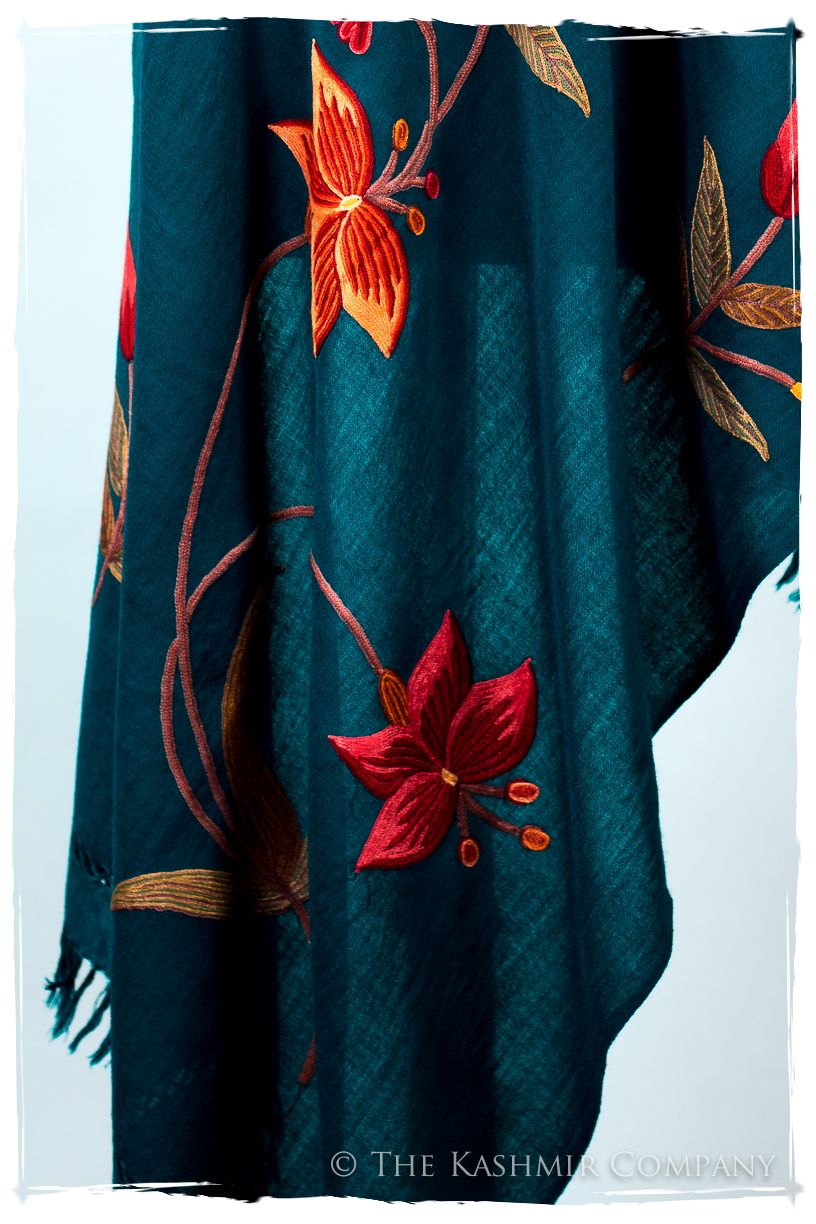 Luciennè Je Ne Sais Quoi Shawl