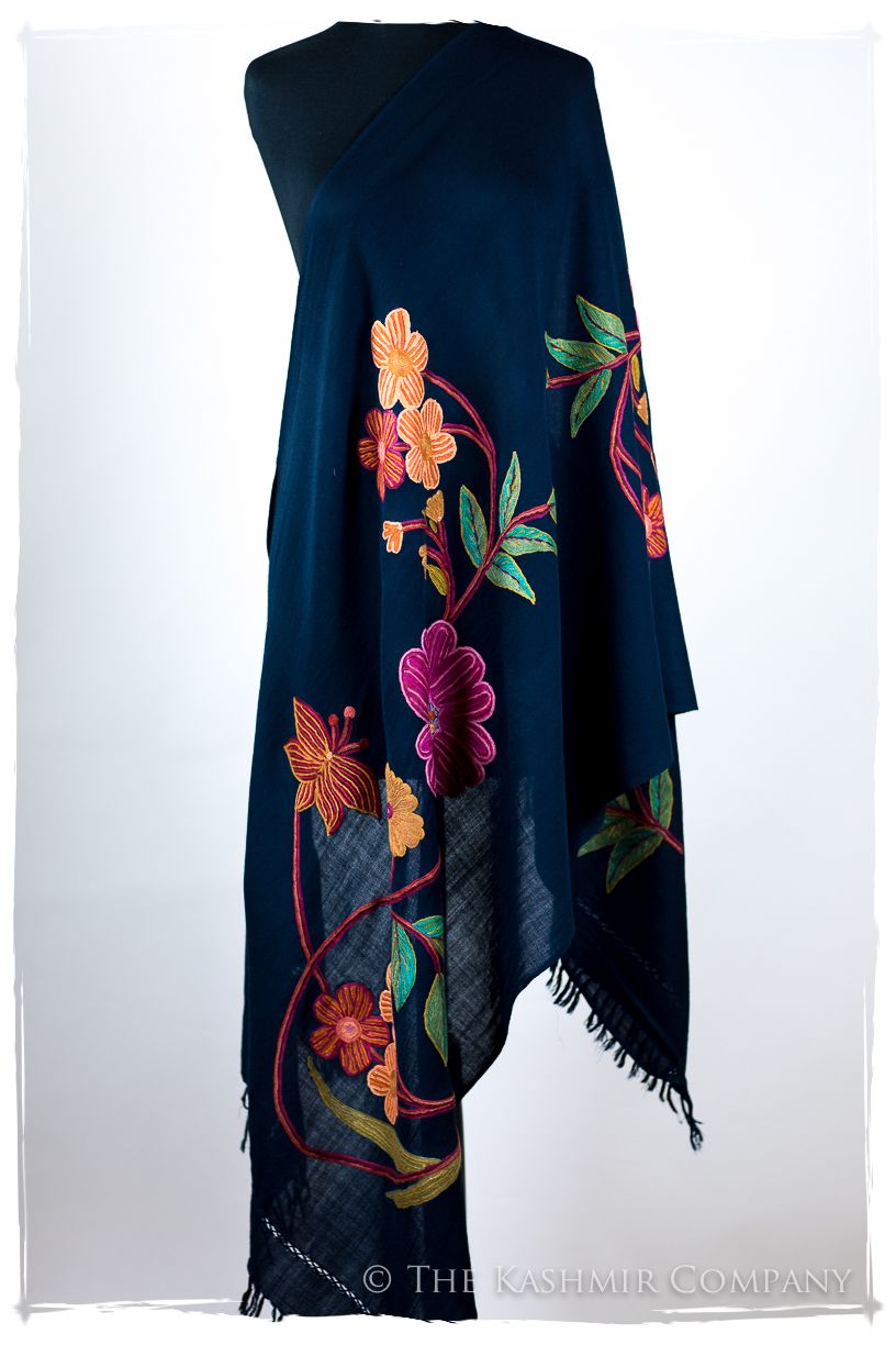 Marie-France Je Ne Sais Quoi Shawl