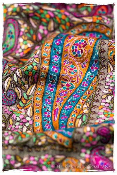 The Paisley Tapéstry - Grand Pashmina Shawl