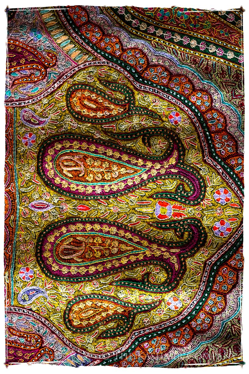 Jewels of Noorjéhan - Grand Pashmina Shawl