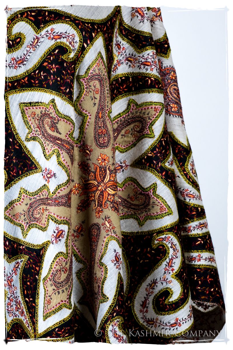 The Mona Lisa Blanc Noir Citron Deux Shawl