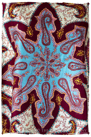 The Mona Lisa Bordeaux Marin Blanc Deux Shawl