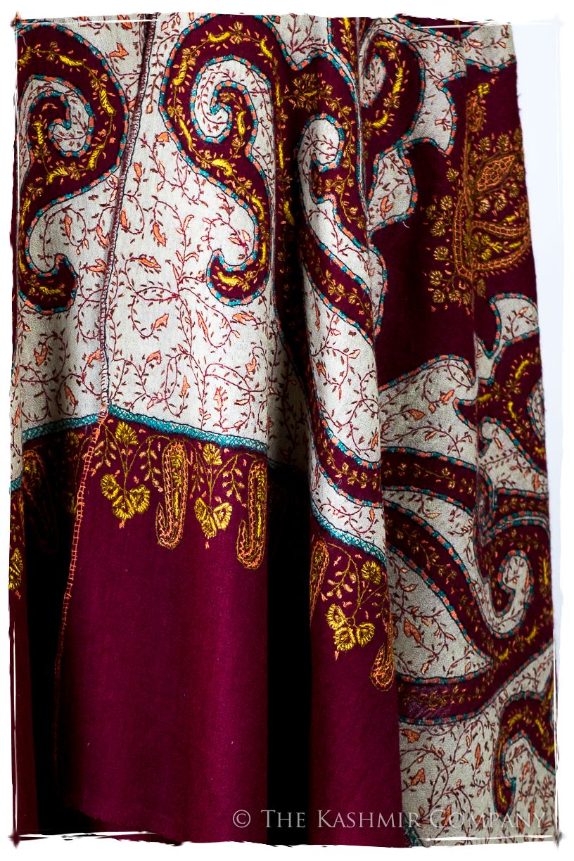 The Mona Lisa Bordeaux Marin Blanc Deux Shawl