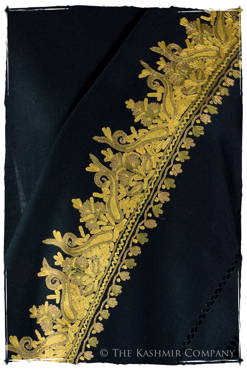 Aurora Frontières Paisley Gift Shawl
