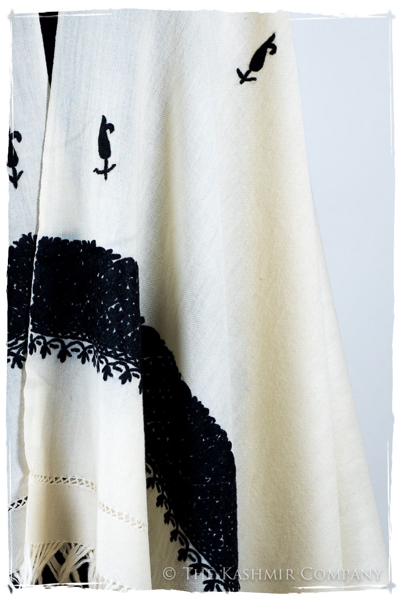 Liliana Frontières Paisley Gift Shawl