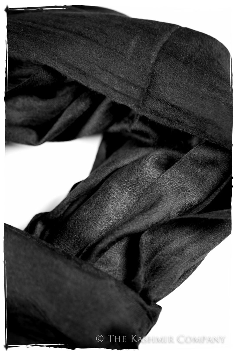 Caviar Paisley Kashmir Wool Scarf