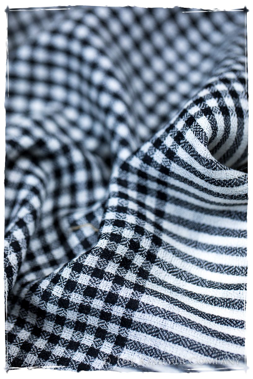 Carreaux Noir et Blanc Kashmir Wool Scarf