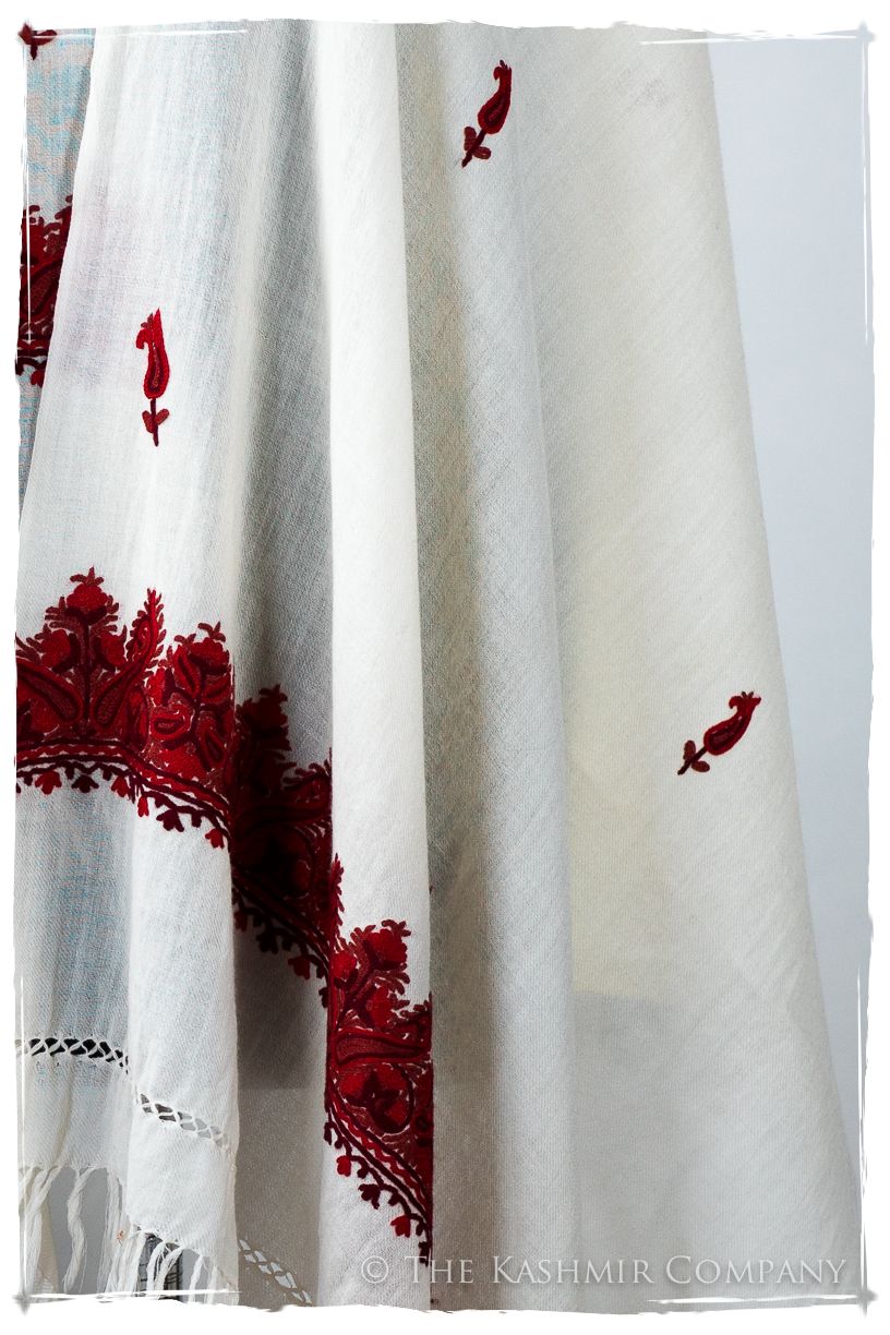 Baptistiné Frontières Paisley Gift Shawl