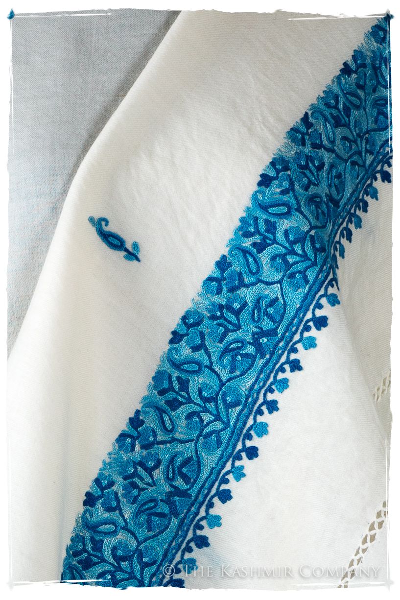 Benoité Frontières Paisley Gift Shawl