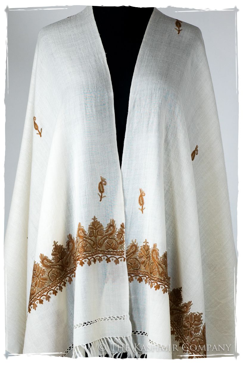 Éstelle Frontières Paisley Gift Shawl