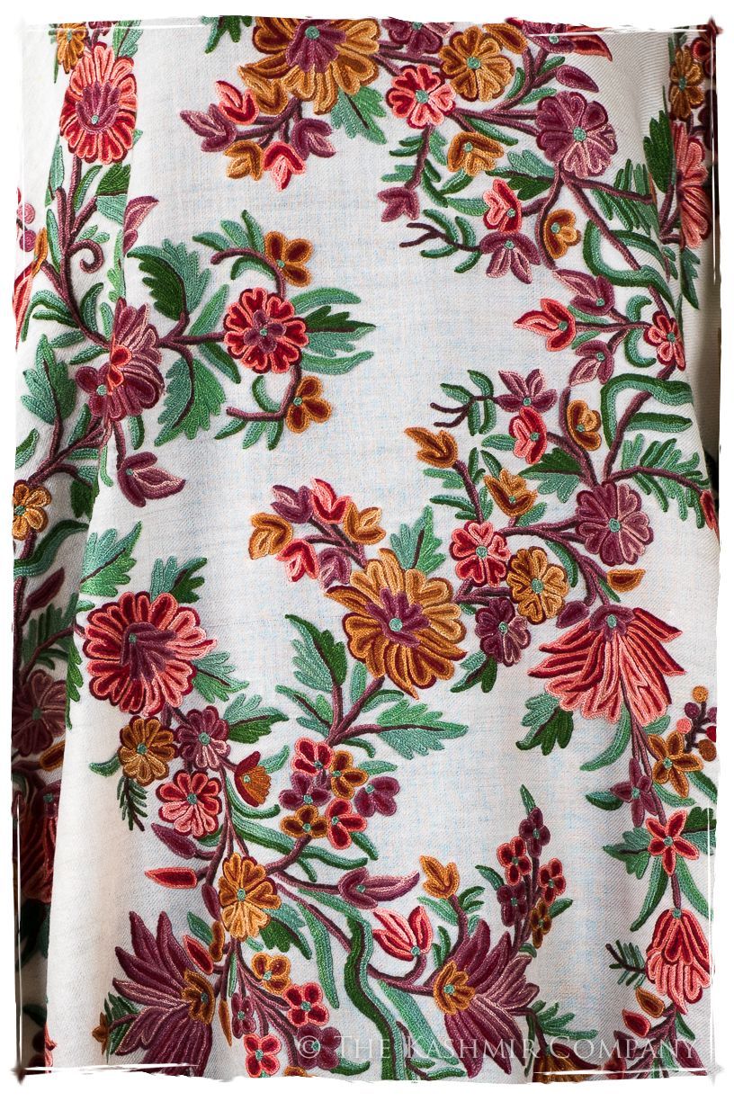 Amoureuse de Sylvié Française Notre Dame Shawl