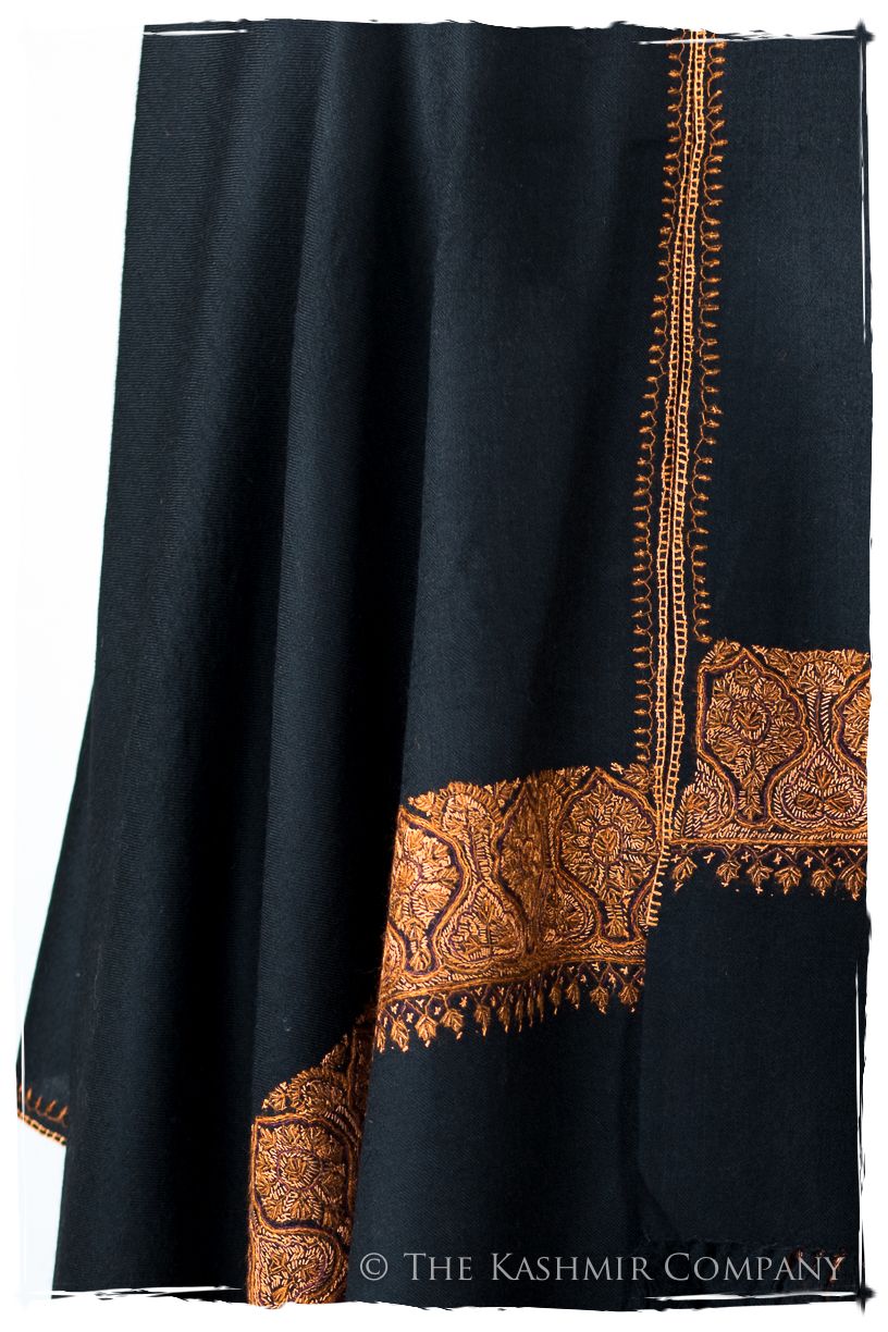 Chanellé Audetté de'Laine Sozni Frontières Orient Shawl