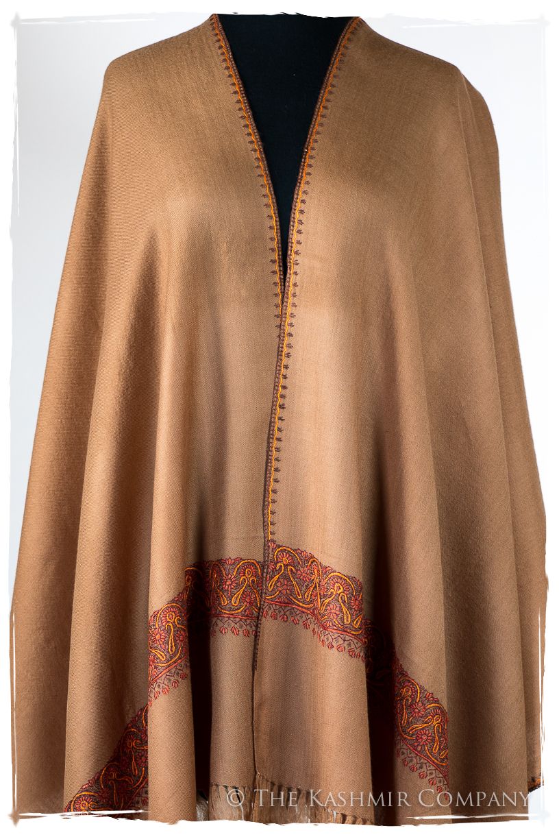 Chanellé Aveline é de'Laine Sozni Frontières Orient Shawl