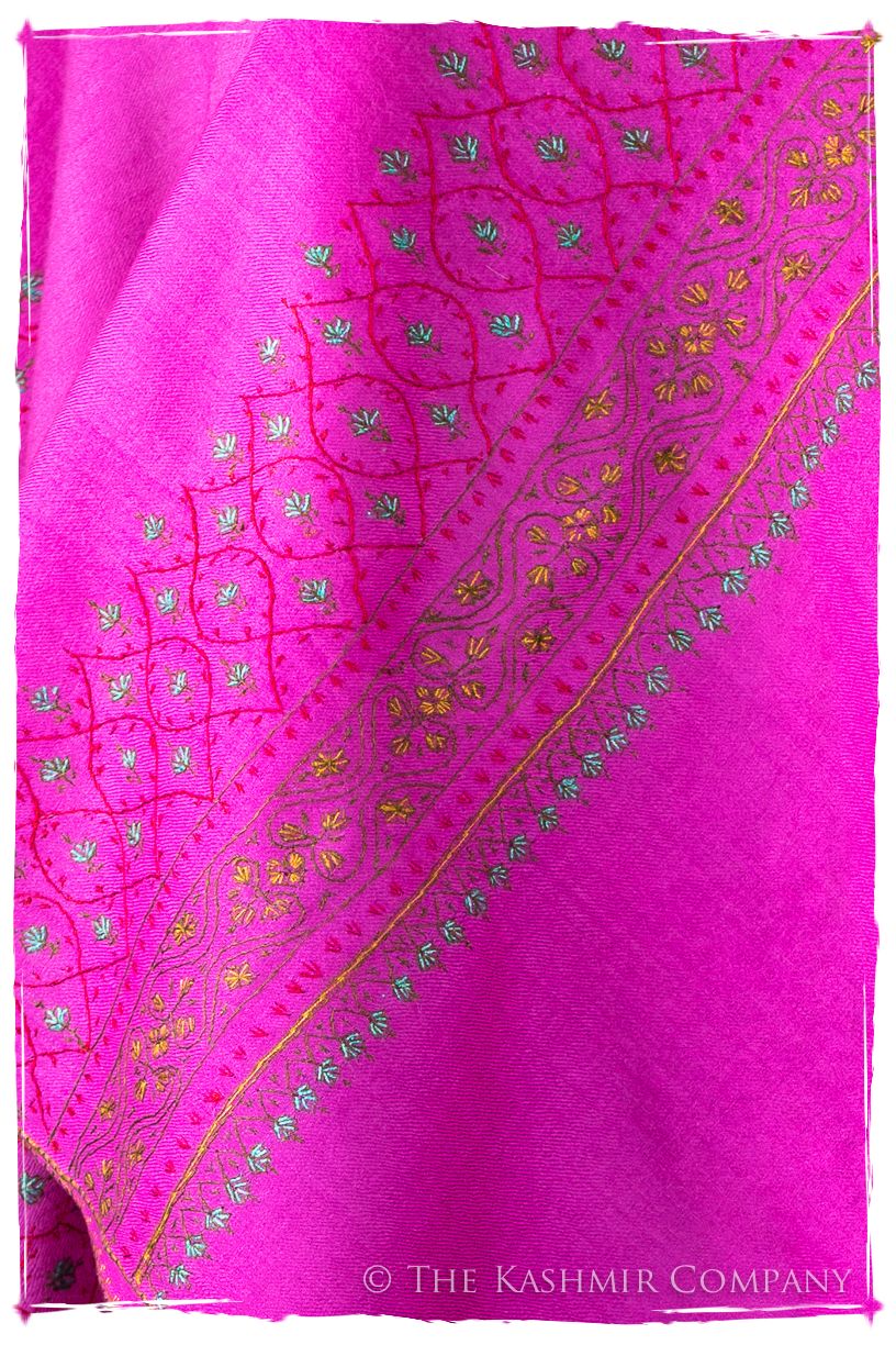 Vasté Basilié de'Laine Sozni Frontières Orient Shawl