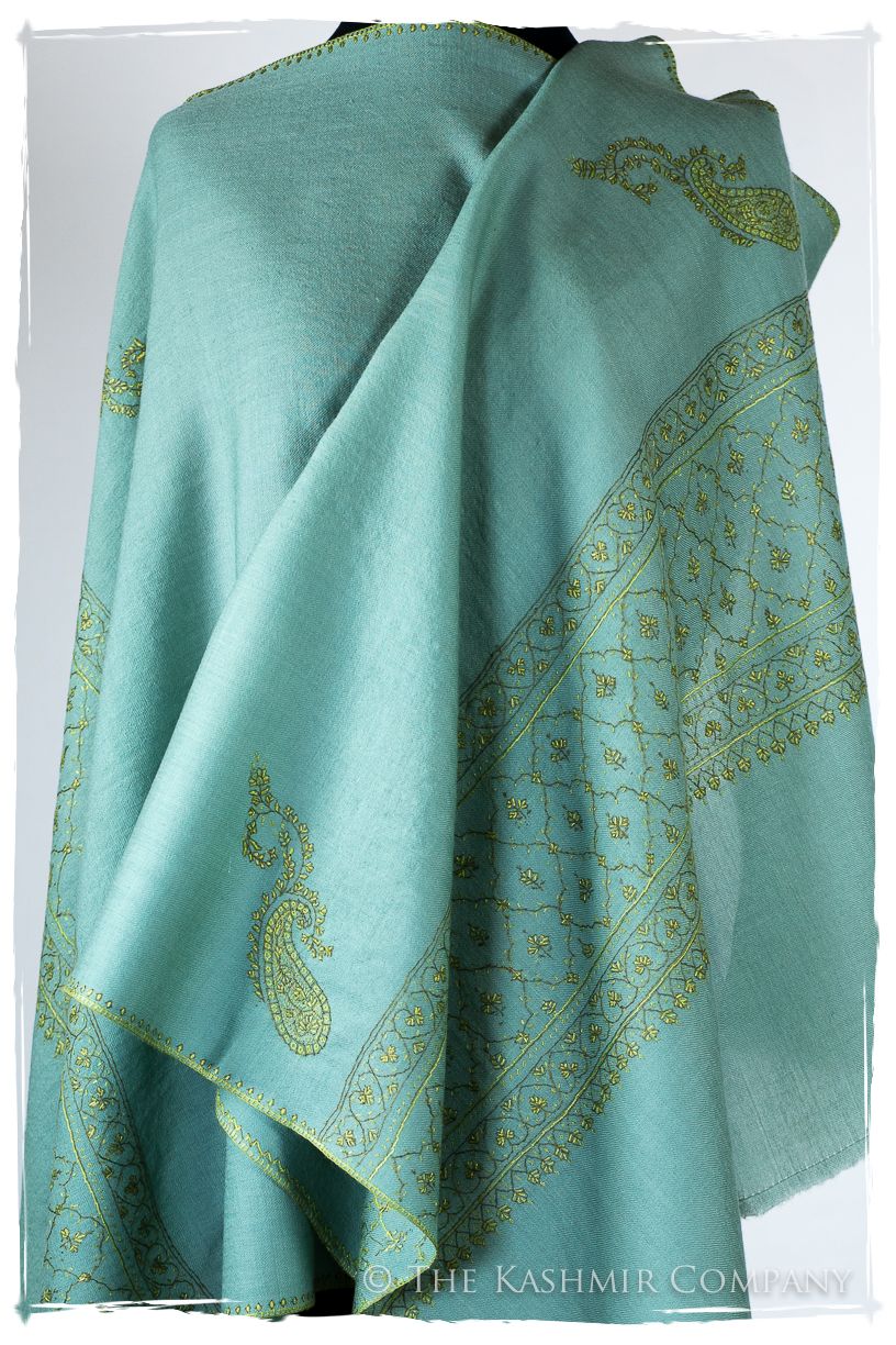 Vasté Avignon de'Laine Sozni Frontières Orient Shawl