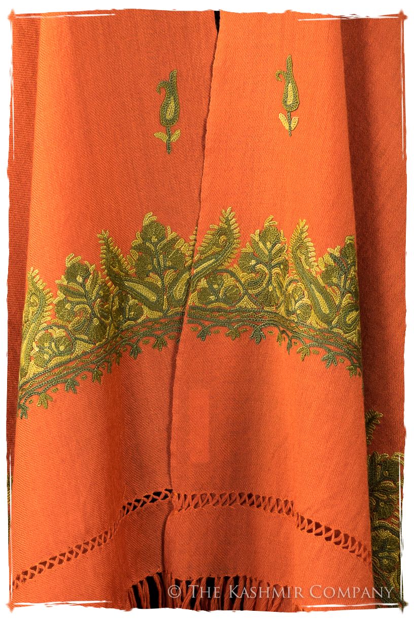Reine Frontières Paisley Gift Shawl