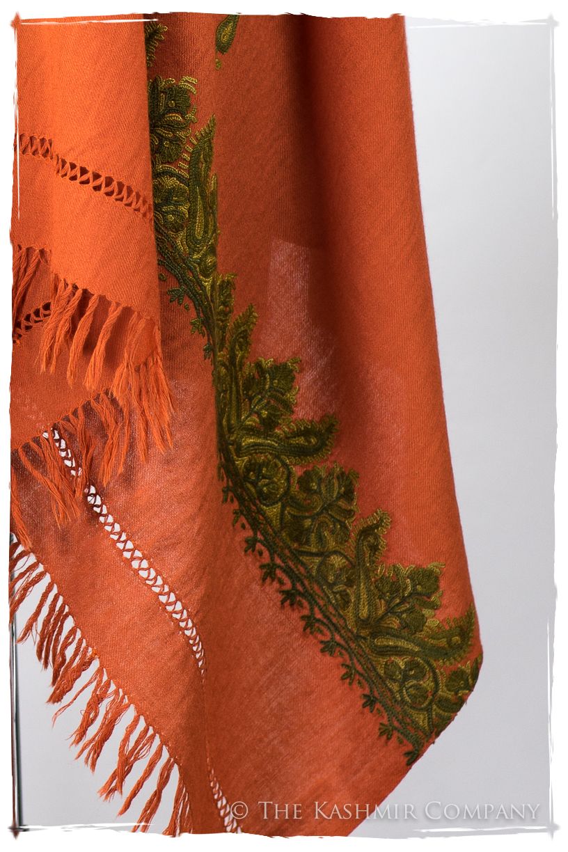 Reine Frontières Paisley Gift Shawl