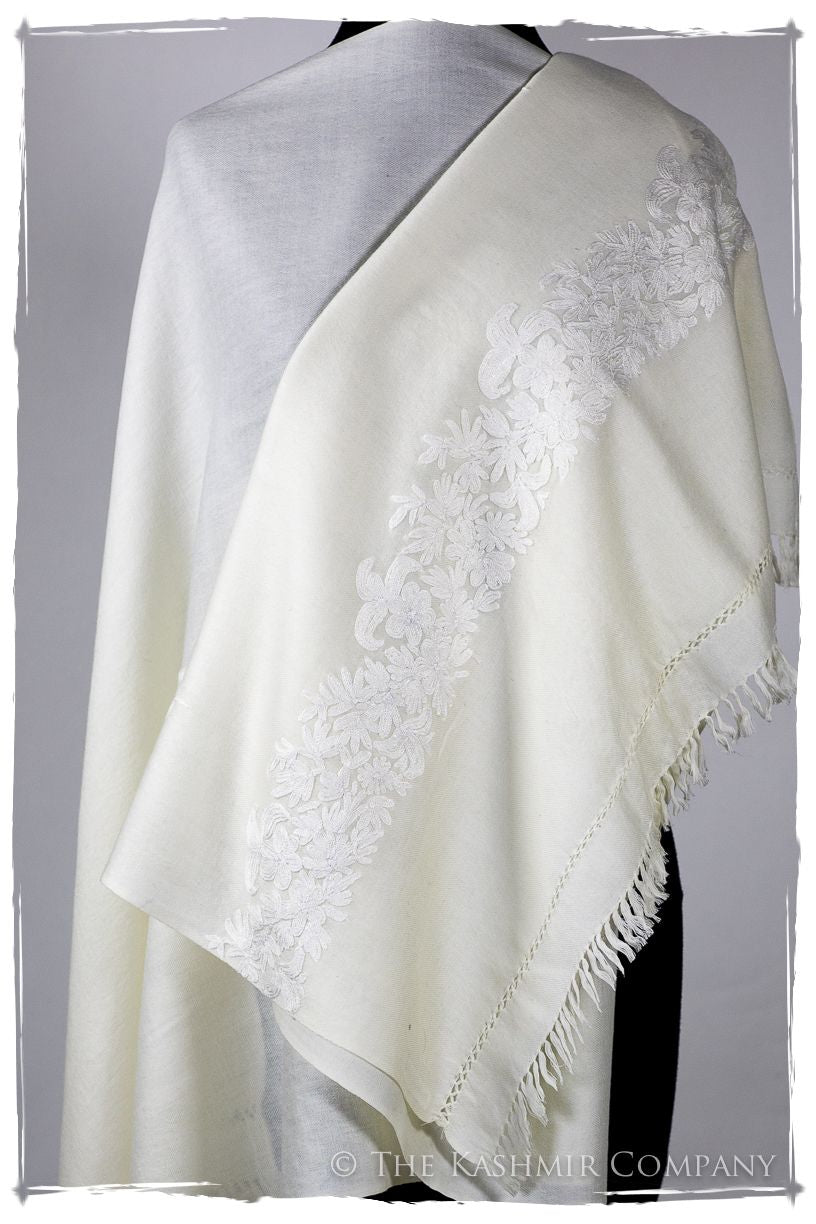 Maya Frontières Paisley Gift Shawl