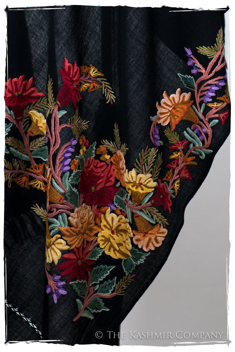 Slyvie de Frontierè Jardin Mascarade Shawl