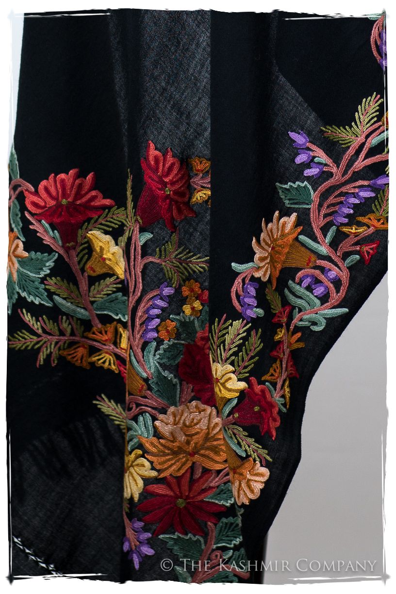 Slyvie de Frontierè Jardin Mascarade Shawl