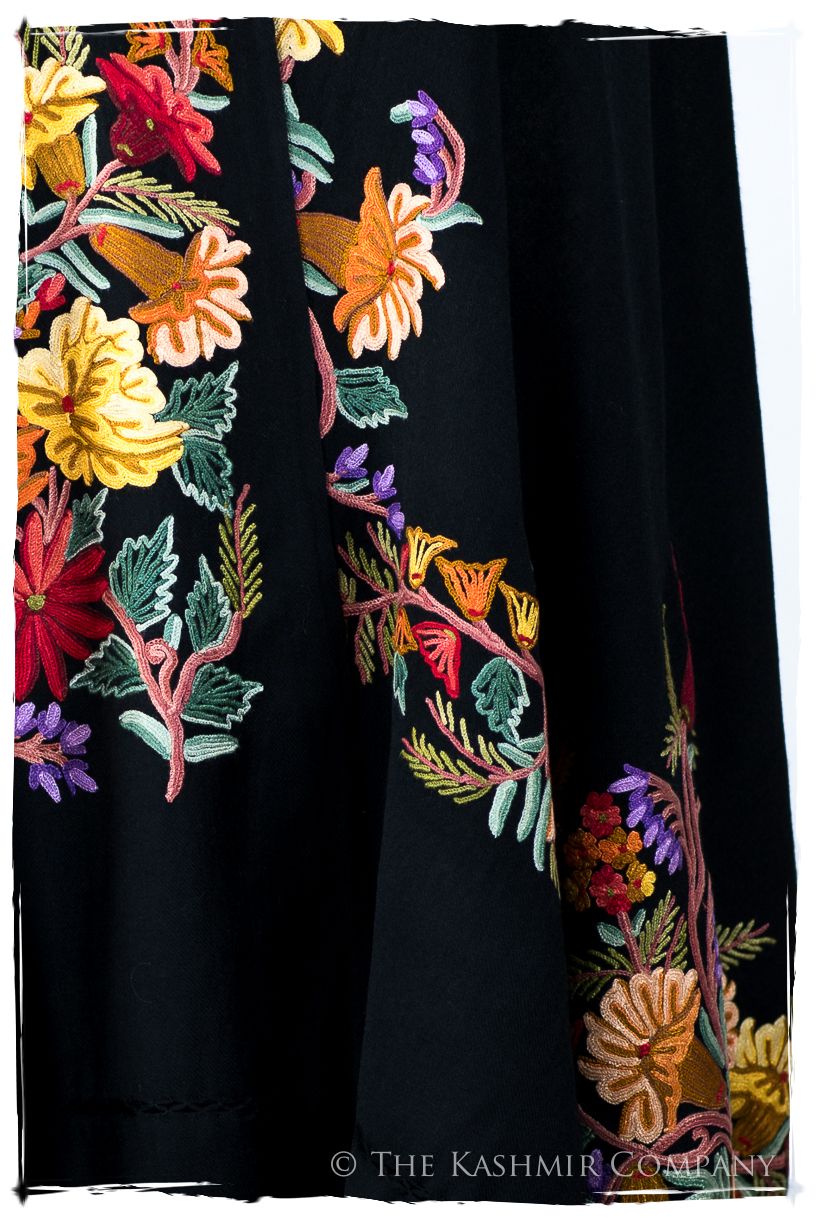 Slyvie de Frontierè Jardin Mascarade Shawl