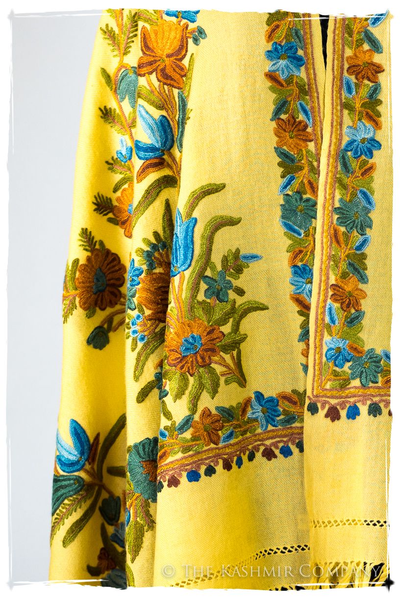 Royauté Française Amoureuse de Nadeleine Cannes Shawl