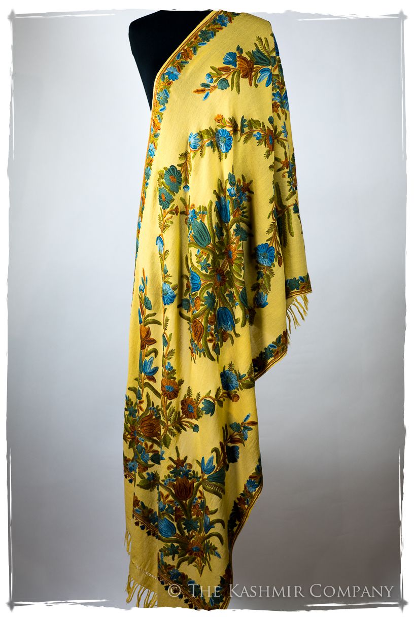 Royauté Française Amoureuse de Nadeleine Cannes Shawl