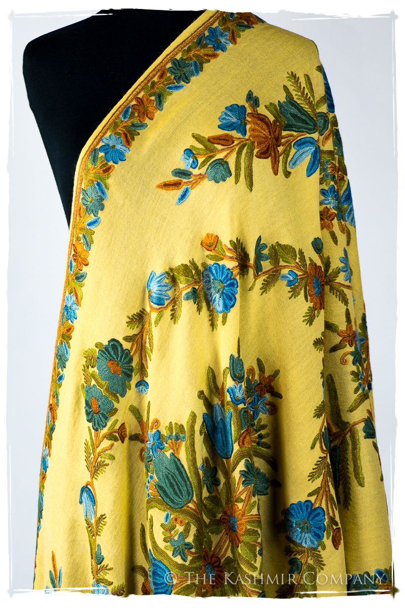 Royauté Française Amoureuse de Nadeleine Cannes Shawl