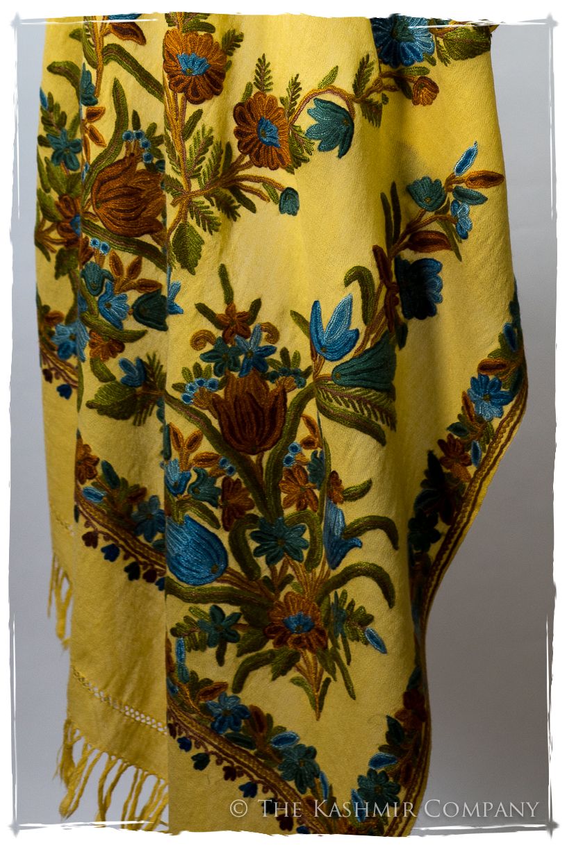 Royauté Française Amoureuse de Nadeleine Cannes Shawl