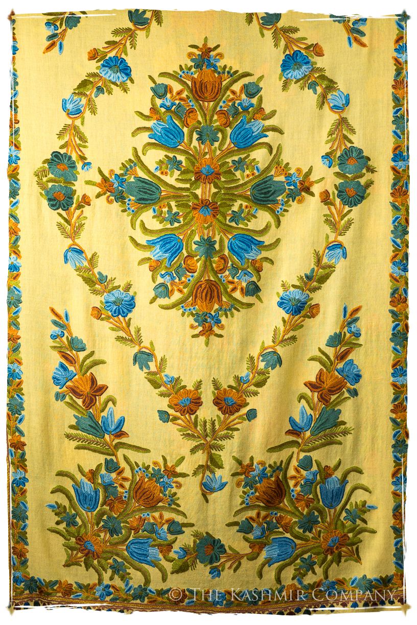 Royauté Française Amoureuse de Nadeleine Cannes Shawl