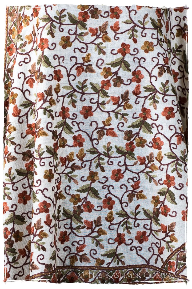 Française Amoureuse de Vignes Cannes Shawl